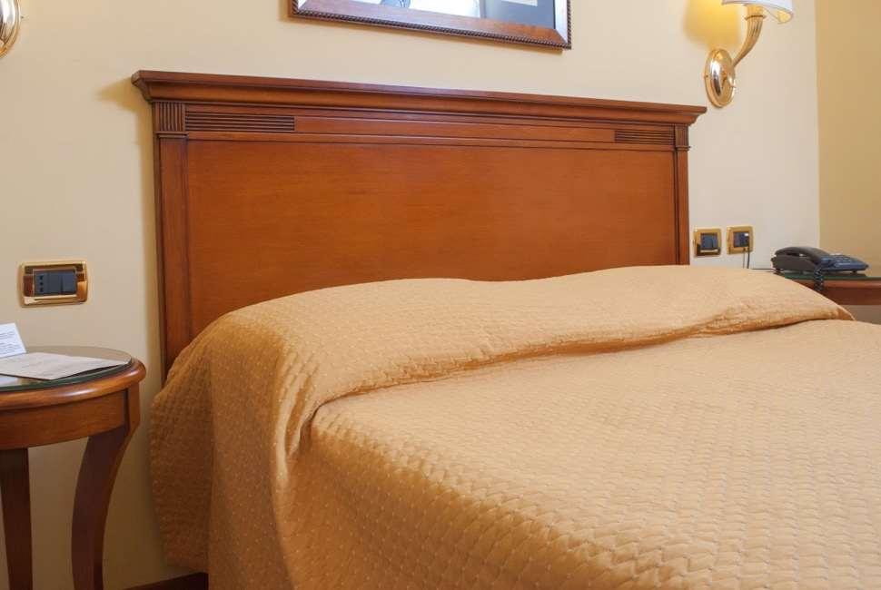 Le Cheminee Business Hotel Napoli Pokoj fotografie
