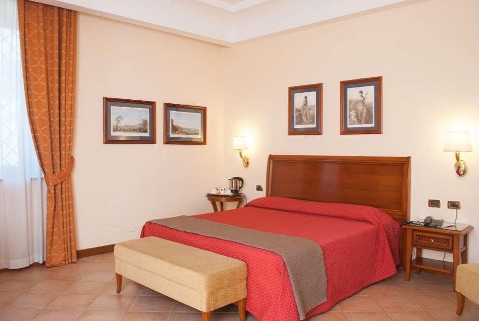 Le Cheminee Business Hotel Napoli Pokoj fotografie