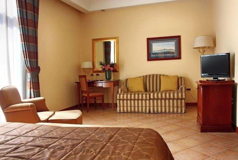 Le Cheminee Business Hotel Napoli Pokoj fotografie