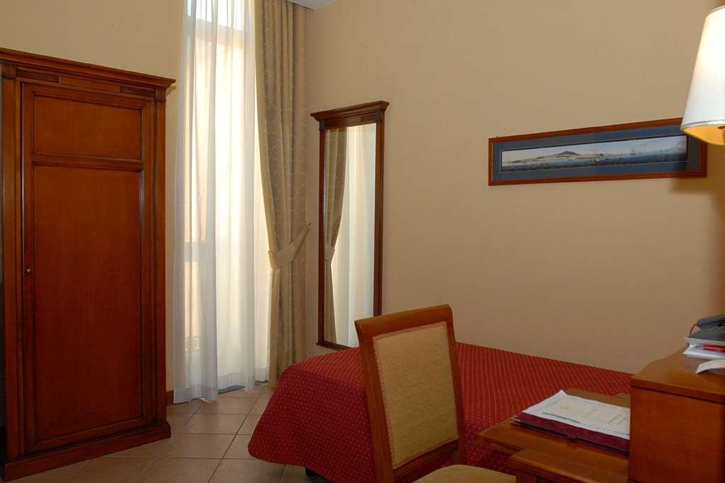 Le Cheminee Business Hotel Napoli Pokoj fotografie